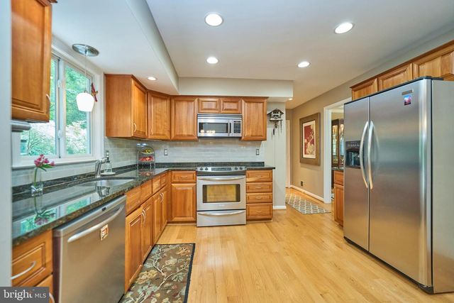 3091 COBB HILL LN, Oakton, VA 22124