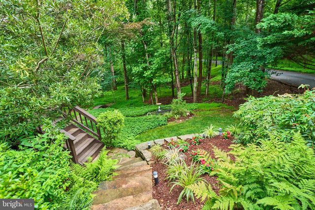 3091 COBB HILL LN, Oakton, VA 22124