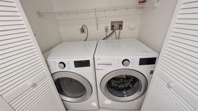 2372 NW 39th Avenue, Coconut Creek, FL 33066