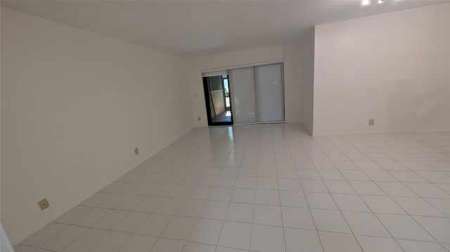 2372 NW 39th Avenue, Coconut Creek, FL 33066