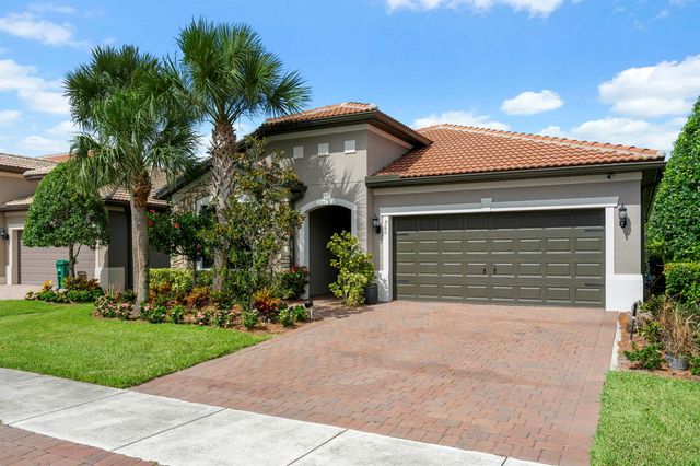 560 SE Monet Drive, Port St. Lucie, FL 34984