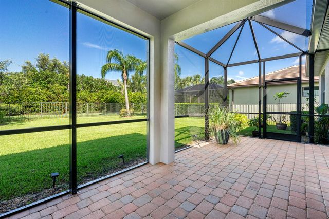 560 SE Monet Drive, Port St. Lucie, FL 34984