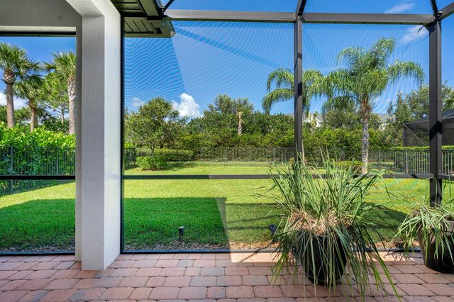 560 SE Monet Drive, Port St. Lucie, FL 34984