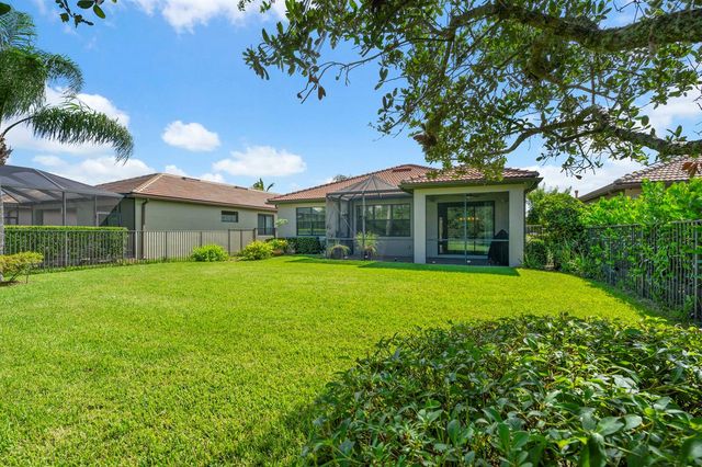 560 SE Monet Drive, Port St. Lucie, FL 34984
