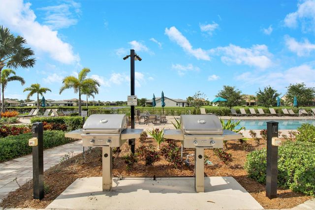 560 SE Monet Drive, Port St. Lucie, FL 34984