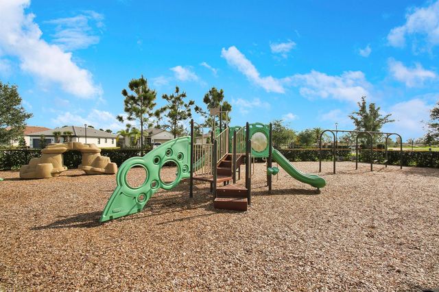 560 SE Monet Drive, Port St. Lucie, FL 34984