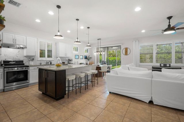 560 SE Monet Drive, Port St. Lucie, FL 34984