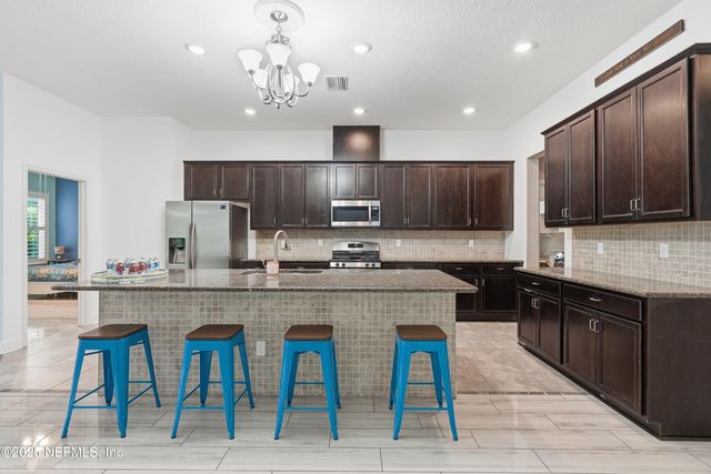 652 VILLAGE GRANDE Drive, Ponte Vedra, FL 32081