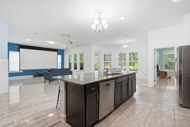 652 VILLAGE GRANDE Drive, Ponte Vedra, FL 32081