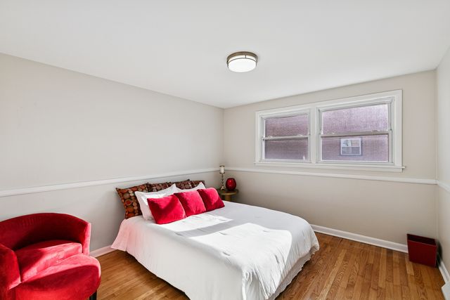 16010 Dobson Avenue, South Holland, IL 60473