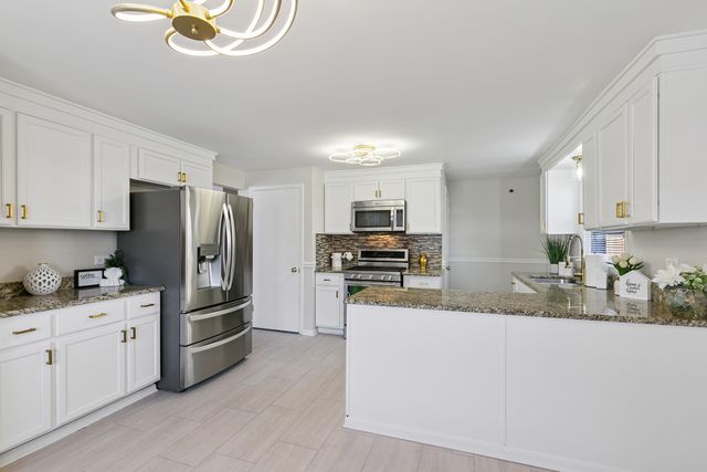 16010 Dobson Avenue, South Holland, IL 60473