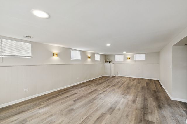 16010 Dobson Avenue, South Holland, IL 60473