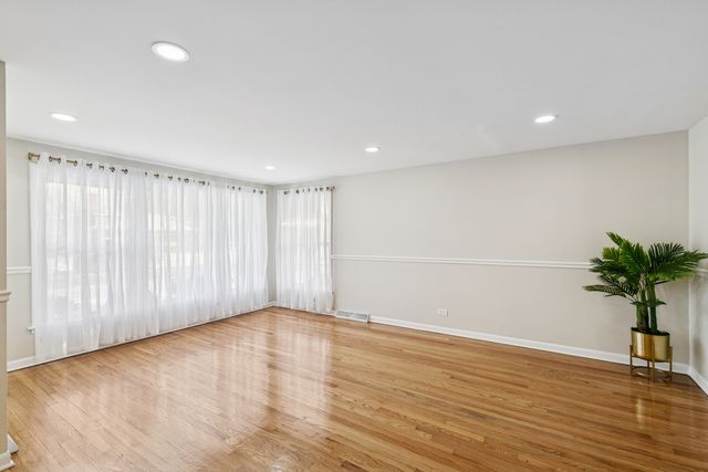 16010 Dobson Avenue, South Holland, IL 60473