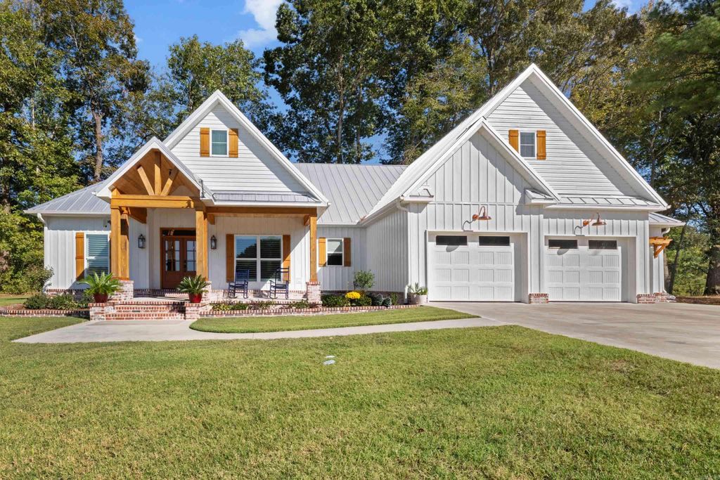 57 Iveon Clay Rd., Pangburn, AR 72121