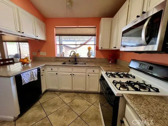 37469 Cambridge Lane, Palmdale, CA 93550