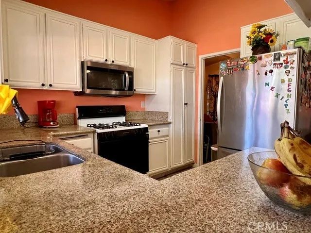 37469 Cambridge Lane, Palmdale, CA 93550