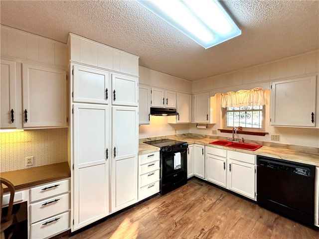 1480 Morgan Drive, Rogers, AR 72756