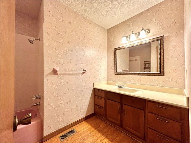 1480 Morgan Drive, Rogers, AR 72756