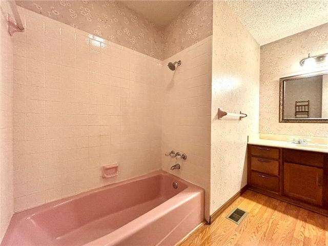 1480 Morgan Drive, Rogers, AR 72756