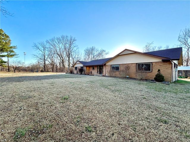 1480 Morgan Drive, Rogers, AR 72756