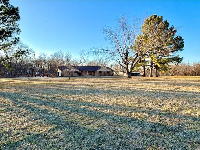 1480 Morgan Drive, Rogers, AR 72756