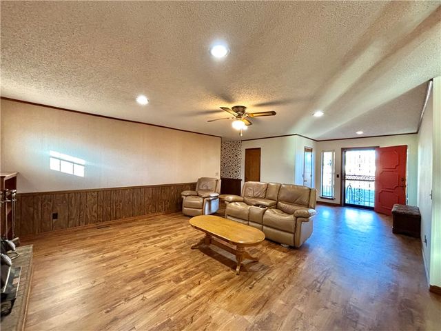 1480 Morgan Drive, Rogers, AR 72756