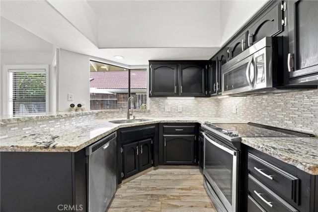 8112 Chaucer, Bakersfield, CA 93311