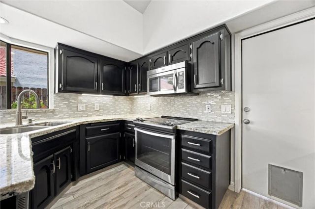 8112 Chaucer, Bakersfield, CA 93311