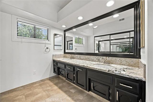 8112 Chaucer, Bakersfield, CA 93311
