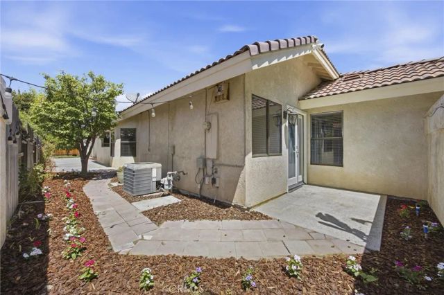8112 Chaucer, Bakersfield, CA 93311