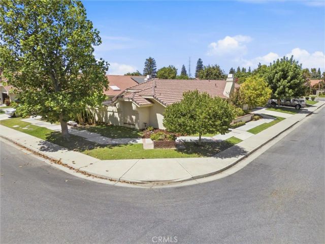8112 Chaucer, Bakersfield, CA 93311