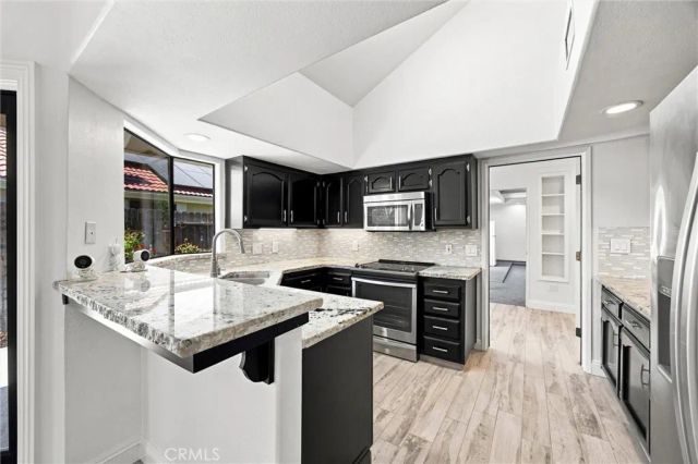 8112 Chaucer, Bakersfield, CA 93311