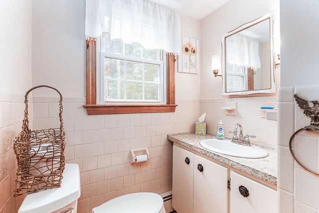 36 Cynthia Road, Seekonk, MA 02771