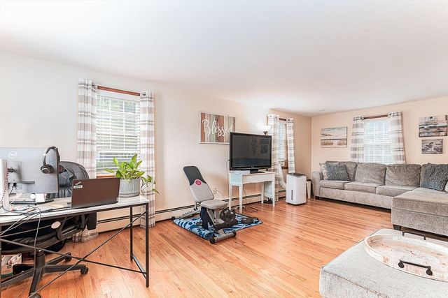 36 Cynthia Road, Seekonk, MA 02771