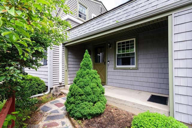 36 Cynthia Road, Seekonk, MA 02771