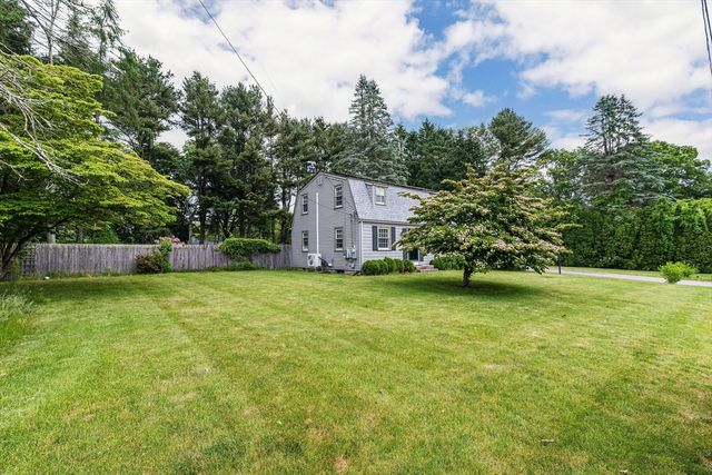 36 Cynthia Road, Seekonk, MA 02771