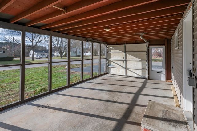 3 Exeter Street, Derry, NH 03038