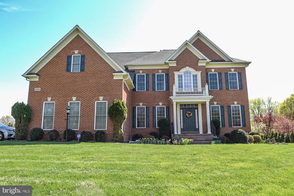 Image 1 of property listing at 11039 HUNTERS VIEW RD, Ellicott City, MD 21042