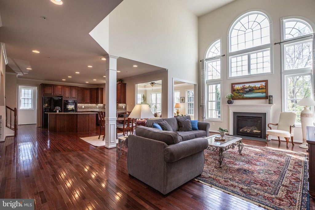 Image 13 of property listing at 11039 HUNTERS VIEW RD, Ellicott City, MD 21042