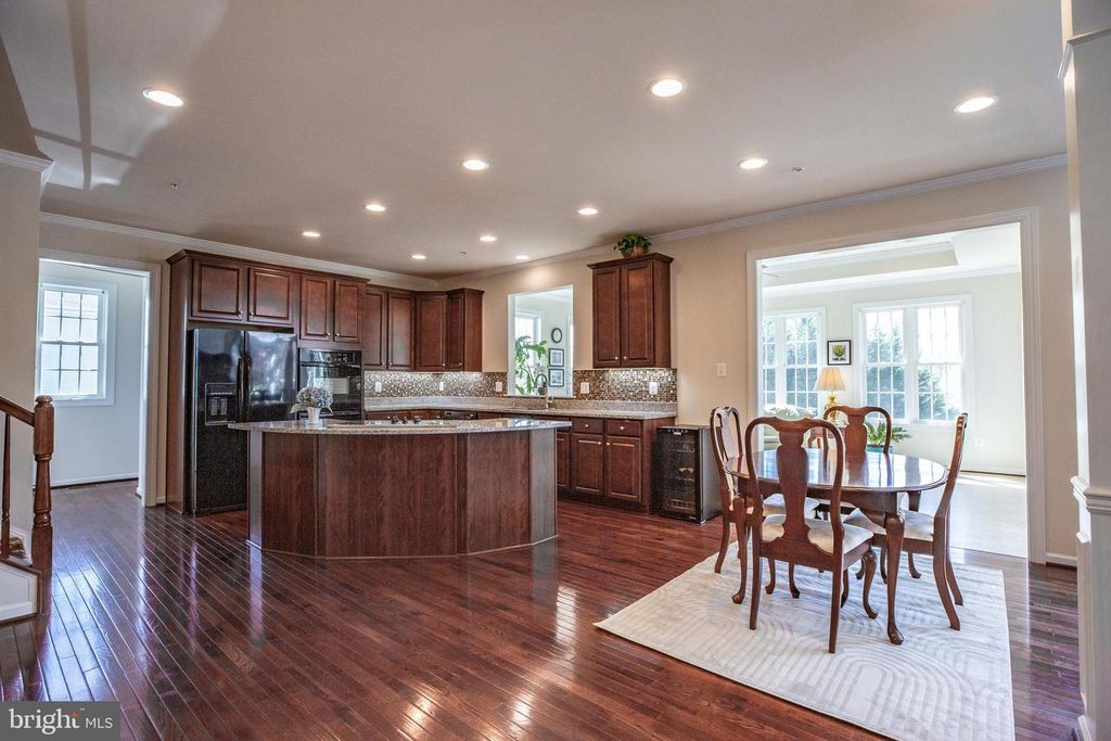 Image 15 of property listing at 11039 HUNTERS VIEW RD, Ellicott City, MD 21042