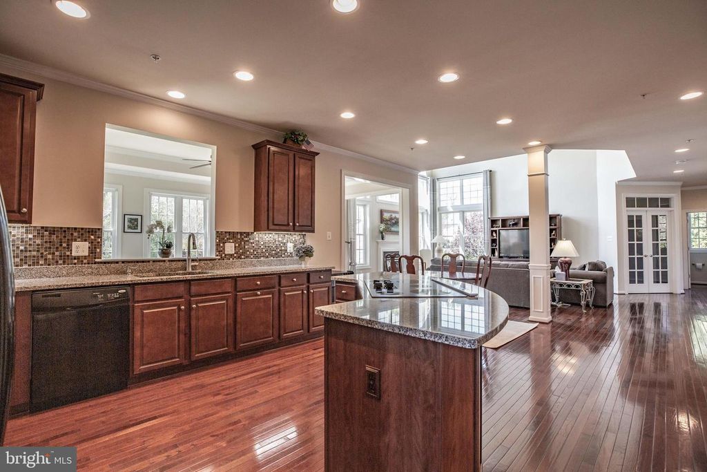 Image 16 of property listing at 11039 HUNTERS VIEW RD, Ellicott City, MD 21042