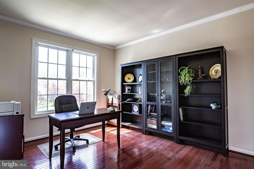 Image 19 of property listing at 11039 HUNTERS VIEW RD, Ellicott City, MD 21042