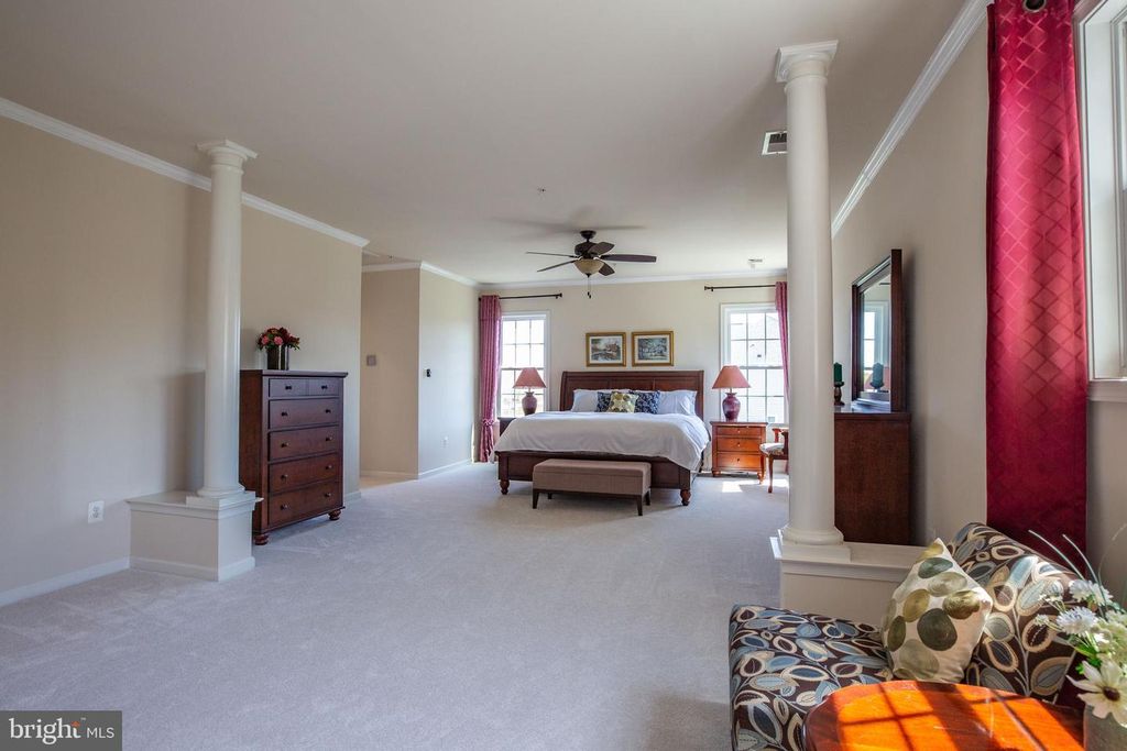 Image 25 of property listing at 11039 HUNTERS VIEW RD, Ellicott City, MD 21042