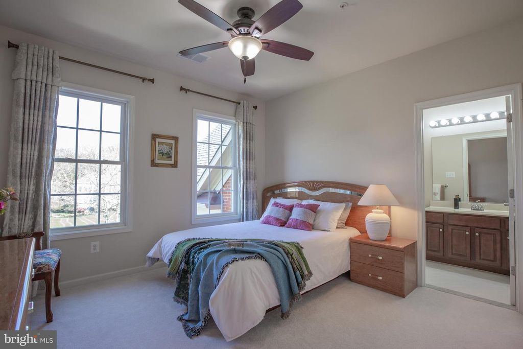 Image 31 of property listing at 11039 HUNTERS VIEW RD, Ellicott City, MD 21042