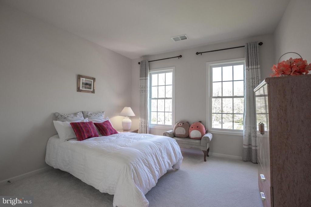 Image 36 of property listing at 11039 HUNTERS VIEW RD, Ellicott City, MD 21042