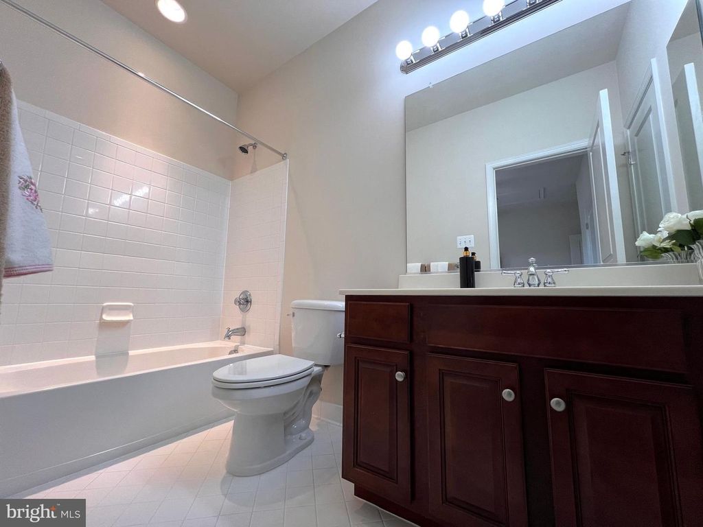 Image 38 of property listing at 11039 HUNTERS VIEW RD, Ellicott City, MD 21042