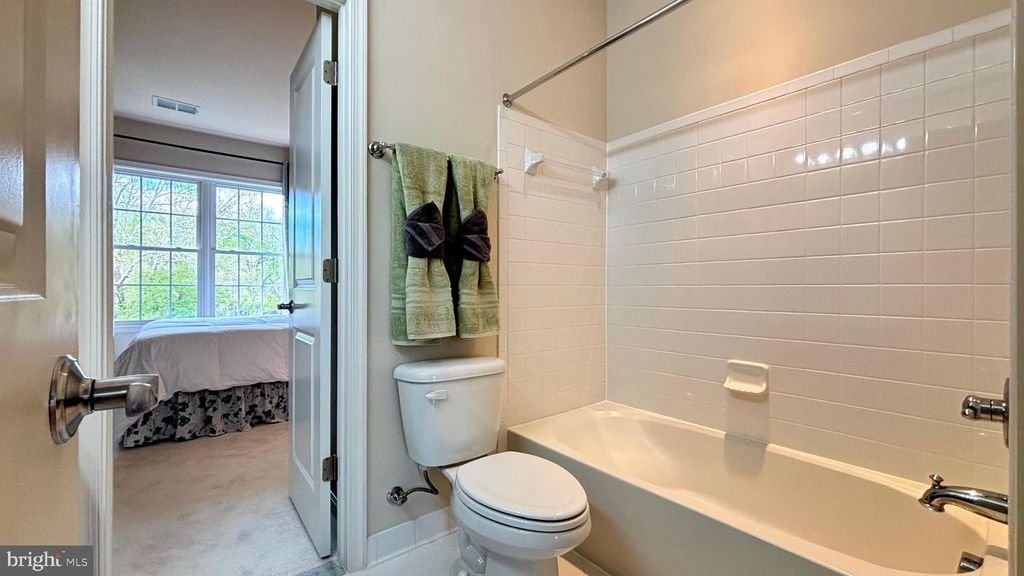 Image 39 of property listing at 11039 HUNTERS VIEW RD, Ellicott City, MD 21042