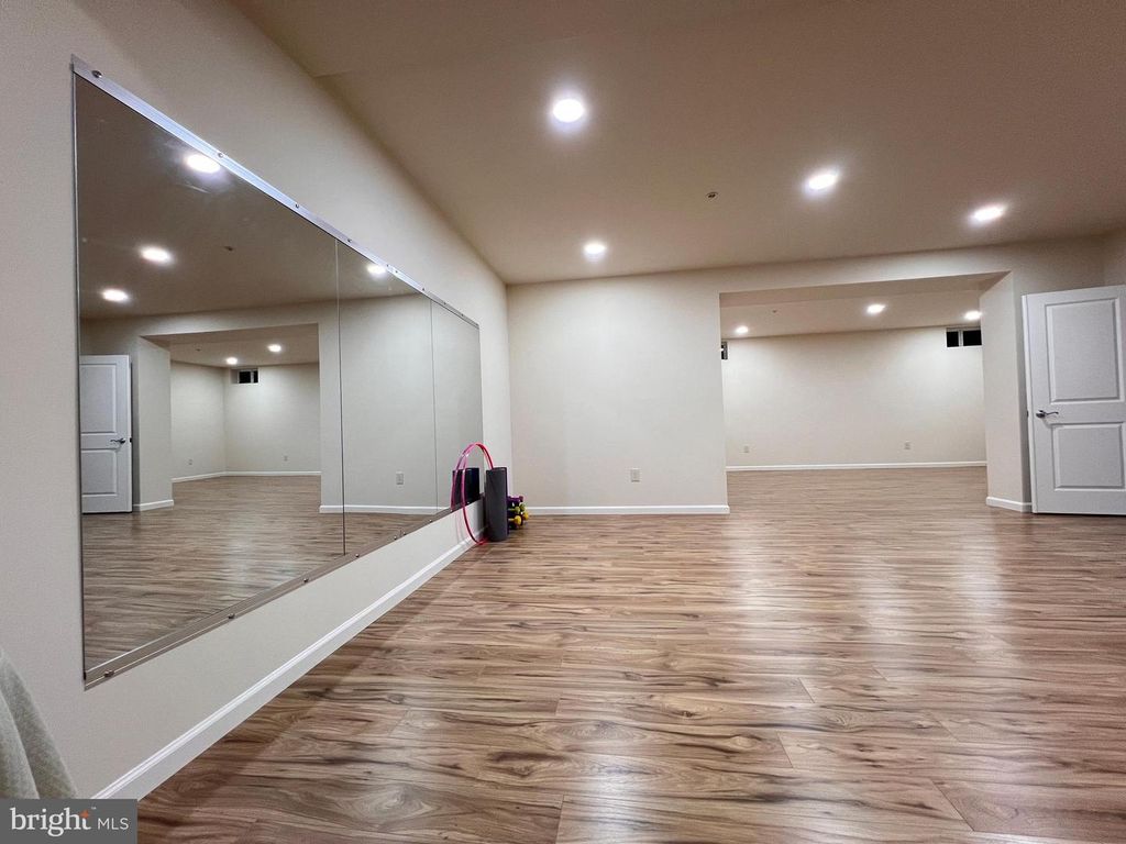 Image 48 of property listing at 11039 HUNTERS VIEW RD, Ellicott City, MD 21042