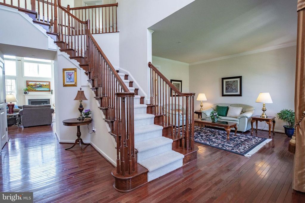 Image 6 of property listing at 11039 HUNTERS VIEW RD, Ellicott City, MD 21042