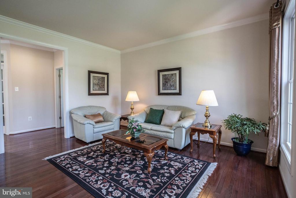 Image 7 of property listing at 11039 HUNTERS VIEW RD, Ellicott City, MD 21042